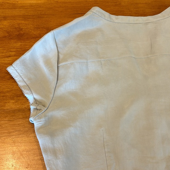 BODEN SILK BLOUSE WOMEN’S SIZE 10 EUC 100% SILK Pale Grey Gray V-Neck Ruffle 🩶 - Picture 12 of 16